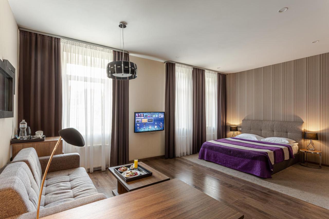 Senator Maidan Aparthotel Kyiv Exterior photo