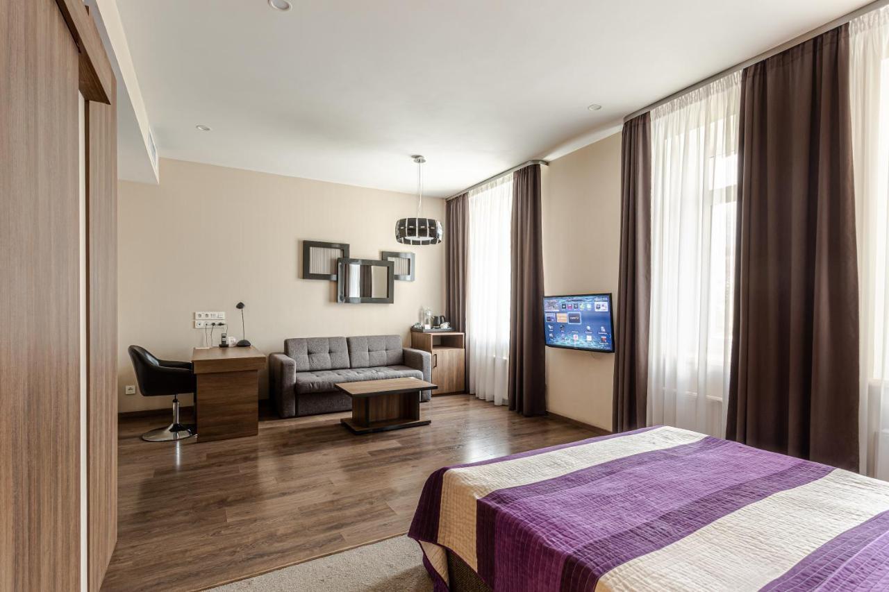 Senator Maidan Aparthotel Kyiv Exterior photo