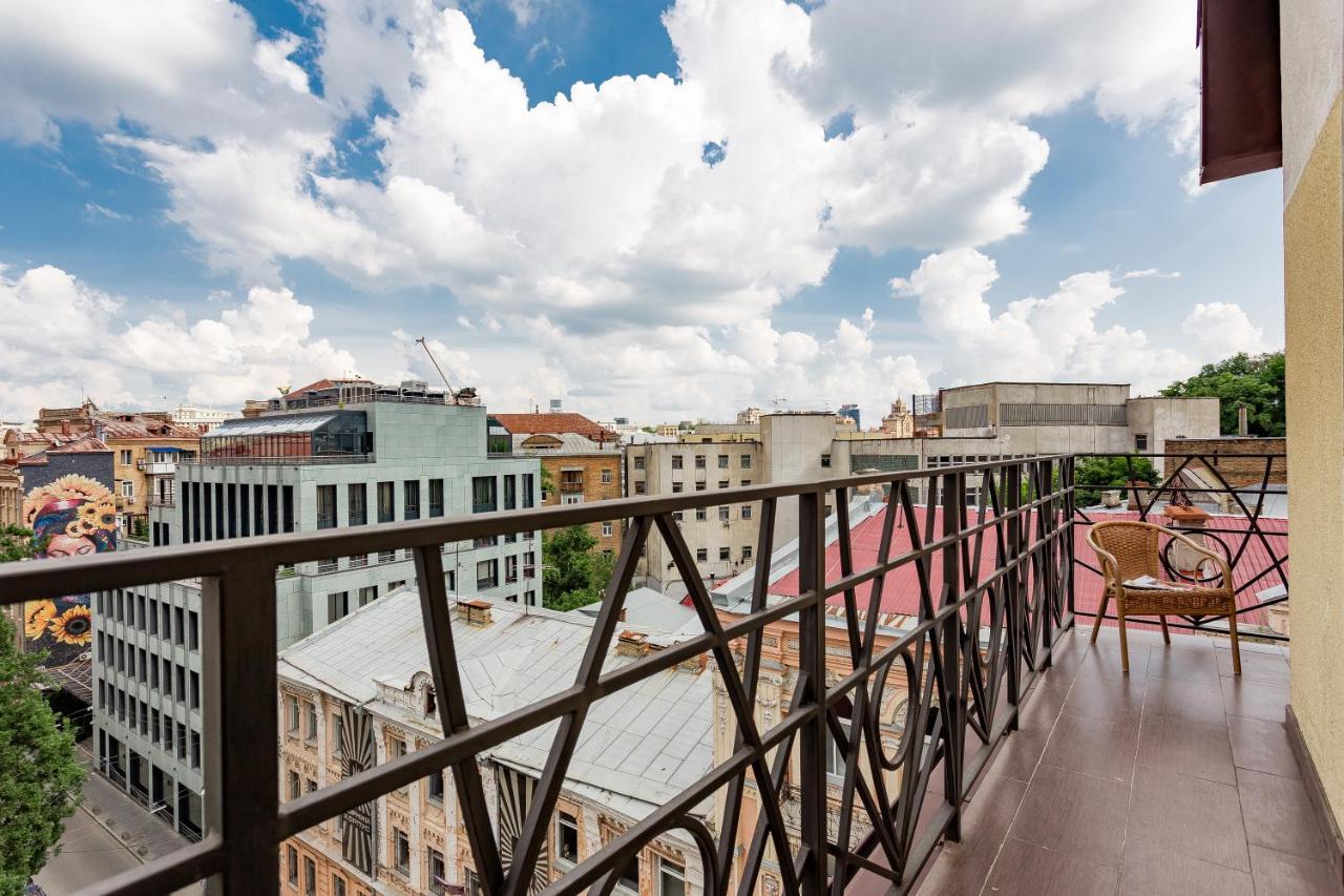 Senator Maidan Aparthotel Kyiv Exterior photo
