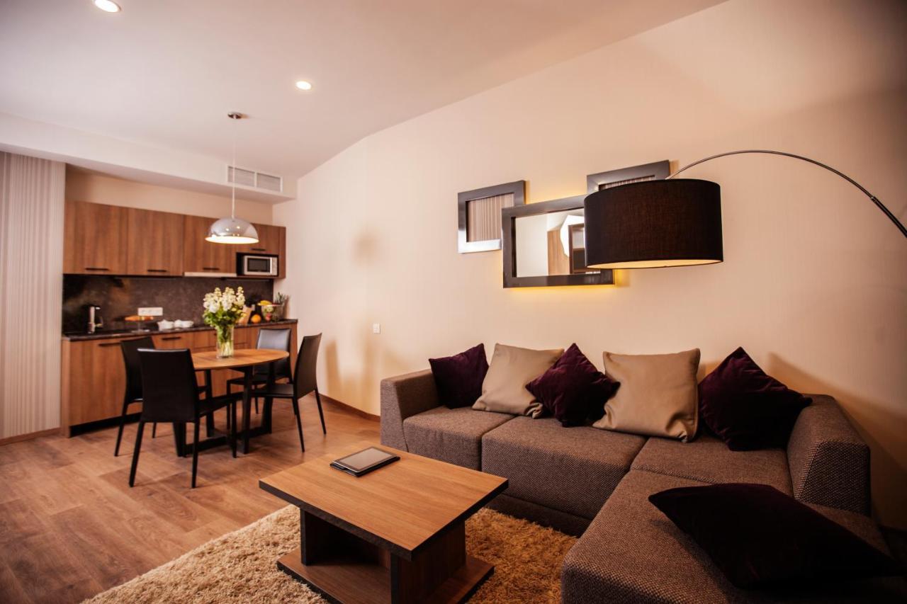 Senator Maidan Aparthotel Kyiv Room photo